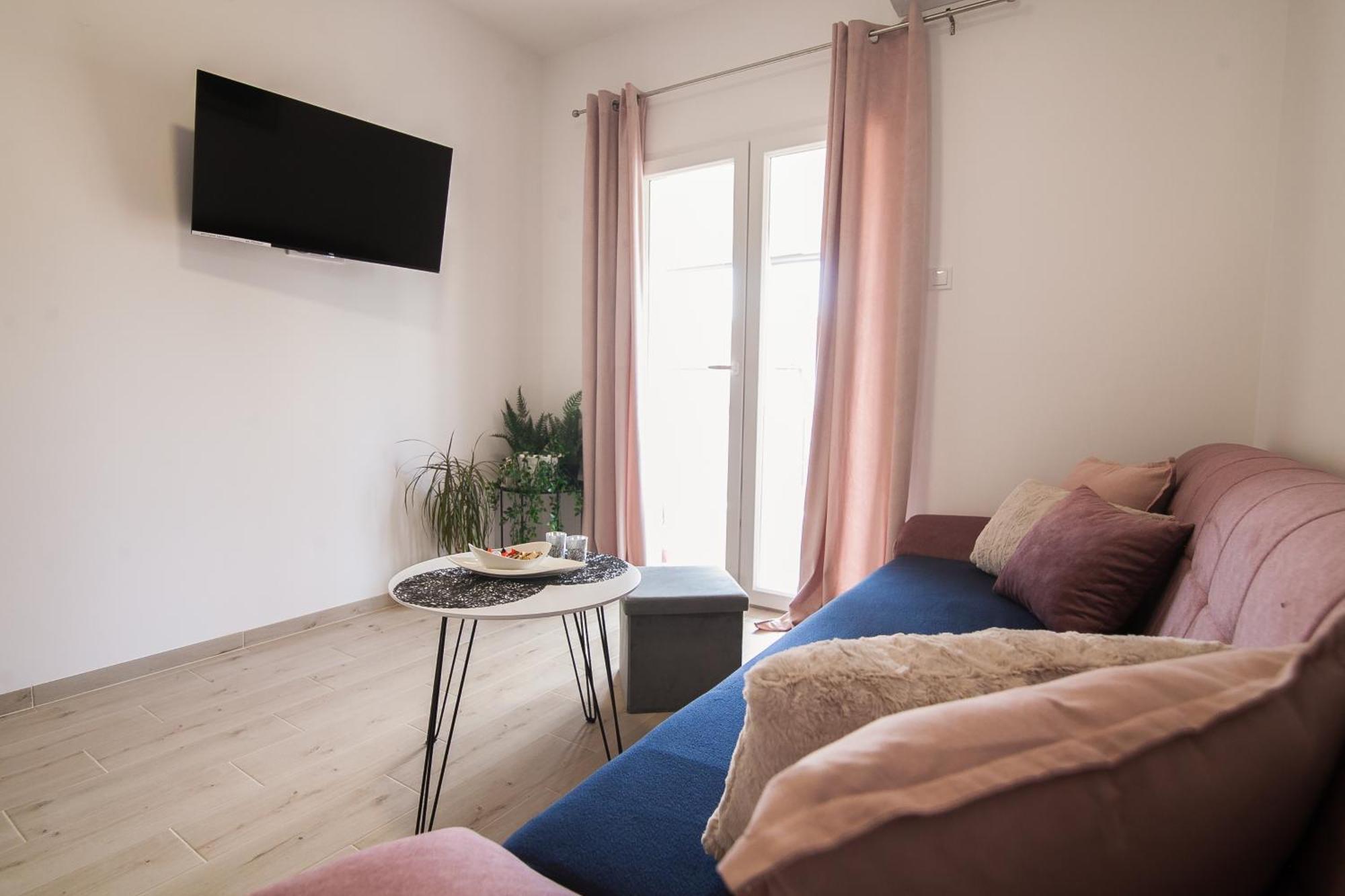Family Apartments Brach ボル エクステリア 写真